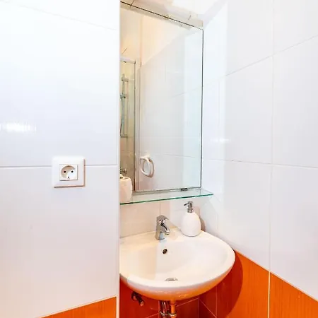 Jader アパート ザダル